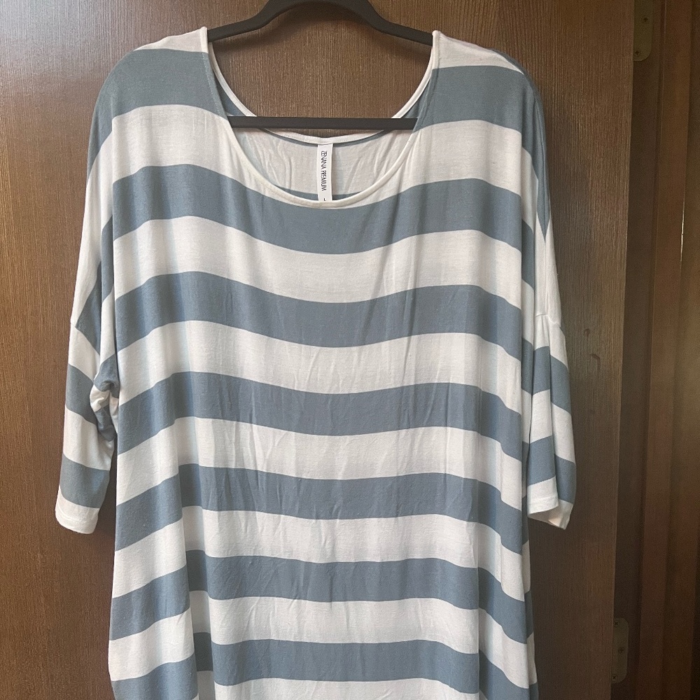 $28 Zenana Premium ladies blue/white stripe tunic with pockets size L